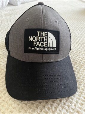 The North Face Two-Tone Grey and Black Patch Hat